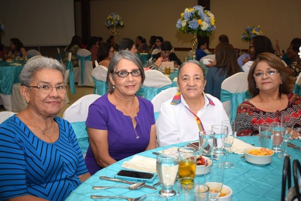 Gemima Marcía, Rosa María Alger, Loida Urbina y Gilma Sandoval