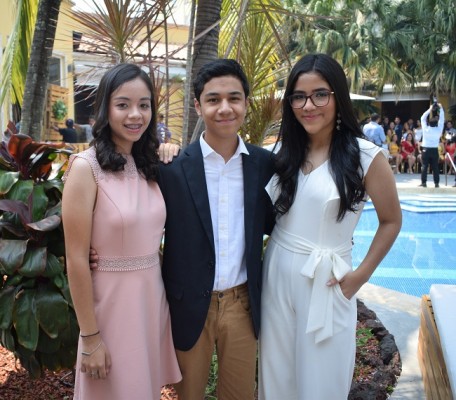 Jelssy Alvarez, Victor Cruz y Nicole Wu