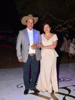 Los padres de la novia, Elvio René López y Janet Milla de López