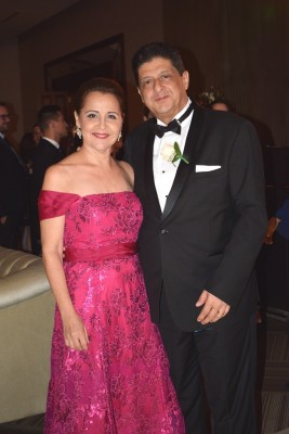 Los padres de la novia, Roxanda Ayestas de Chinchilla y Melvin Chinchilla