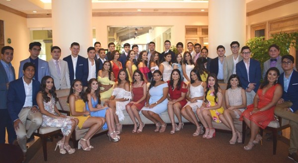 Los seniors 2019 de la Seran School en su tradicional desayuno de despedida