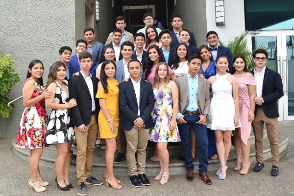 Los seniors 2019 del Big Step Institute se mostraron muy felices en su especial desayuno.