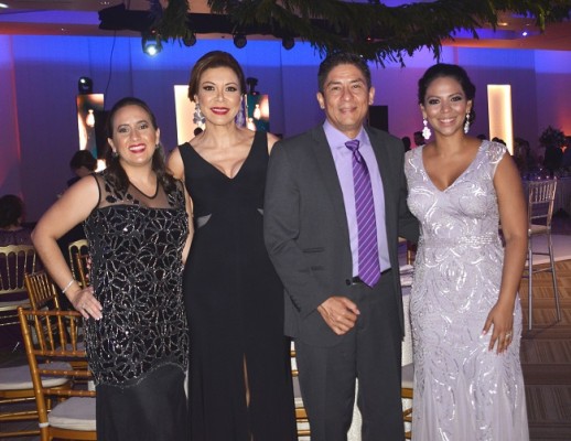 Marcela Morales, Biviana Córdoba, Hollman García y Lauren García
