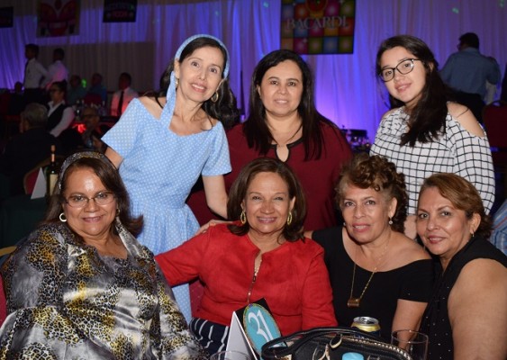 María Luisa Rápalo, Gisela Bautista, Gizze Figueroa, Iris de Aguilera, Ana De Bardales, Claudia Chinchilla y Ondina Ortíz.
