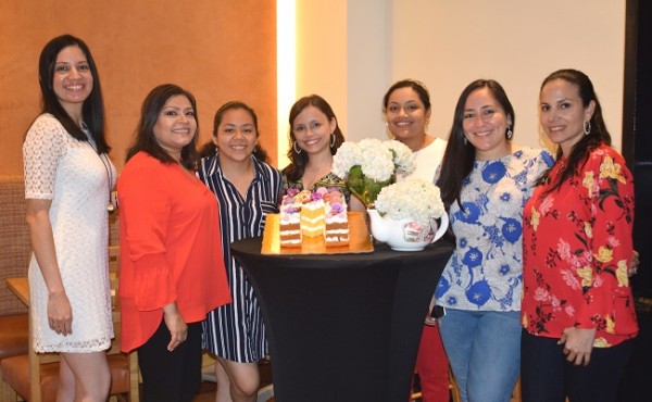 Miriam Contreras celebró su cumpleaños con sus compañeras de trabajo y amigas en Restaurante Bambú del Hotel InterContinental ¡Felicidades!