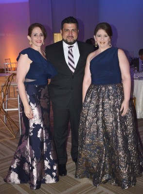 Susan Canahuati, Julio Castro y Jenny Canahuati