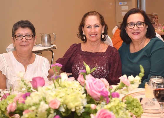 Xiomara Robertson, Ruth Jeannette Fasquelle y Marlyn Bocock.