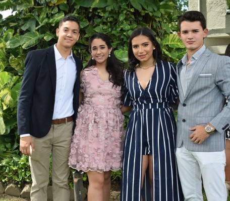 Adolfo Zavala, Rina Fontana, Irma Coca y Joseph Zelaya.