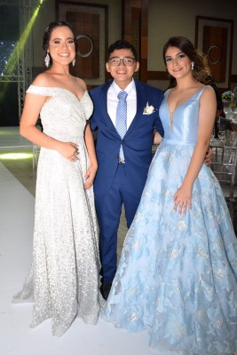 Alejandra Morales, Malcom Navas y Beatriz Fajardo