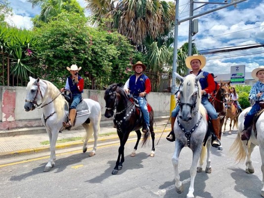 Alex Villanueva Jr, Antonio Guillen y Alex Villanueva