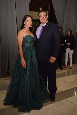 Alexandra Cruz y Juan Euceda.