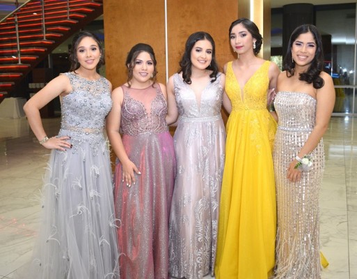 Alexandra Moncada, Dennisse Padilla, Sharlene Tabora, Ana Lucía Amador y Valentina Maldonado
