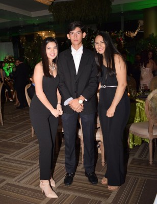 Anna Garzona, Isaac Sandoval y Gabriela Bendeck