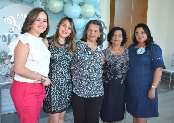 Astrid Umaña, Vicky Mejia, Jacky, Rosy y Antonia Mejia