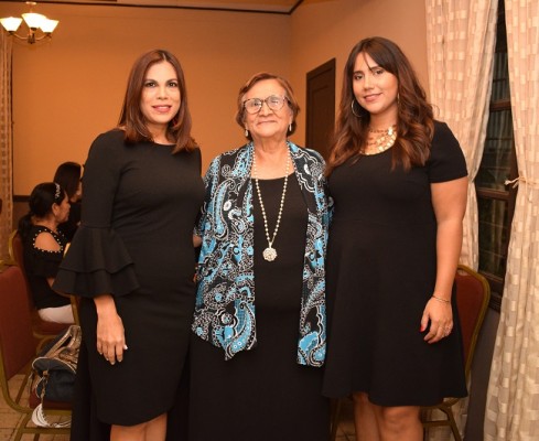 Brenda Azucena Flores, Martha Aviles y Jessica Portillo
