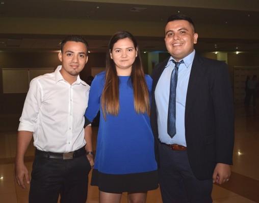 Carlos Figueroa, Jessica Villalobos y Gilberto Rivera.