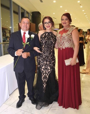 Fredy Reyes, Michelle Reyes y Lucy Lemus