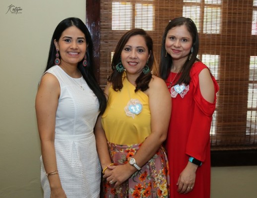 Irma Muñoz, Monica Dubon y Nadia Peña