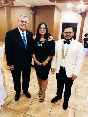 Juan Bendeck, Eyly Orellana y Lester Herrera, en la celebración de los 60 años de la JCI Cámara Junior de el Progreso.