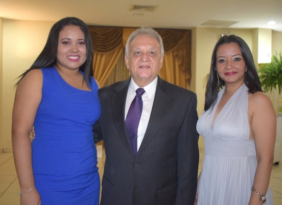 Karla Castro, Carlos Bueso y Reina Batres.