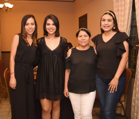 Katherine Azucena, Raquel Kilgore, Delmira Andino y Diana Flores