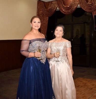 La madre de la novia, Lourdes Echeverry Trejo y la madre del novio, Martha Elizabeth Cruz Mejia
