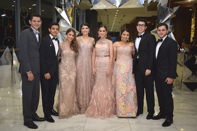 Mágica noche de inspiración futurista en la gala de la SERAN School