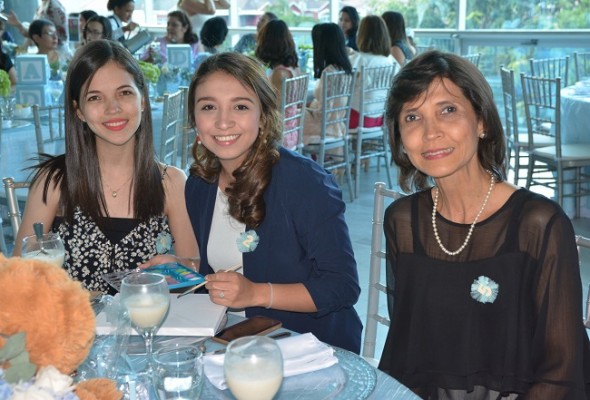 Luisa Paz, Glenda Paz y Maria Elena Paz