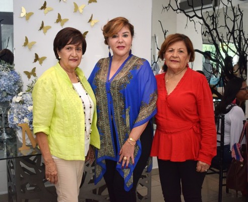 Martita de Mackay, Ruth Rápalo y Gladys Lardizábal