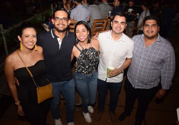 July Quan, Ricardo Ruíz, Noelia Palou, Pedro Murillo y Javier Ruíz.