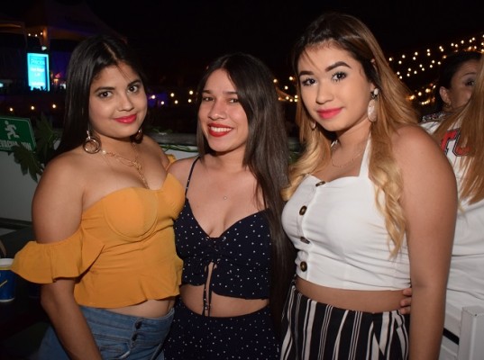 Anahí Flores, Gabriela Leiva y Giselle Pineda.