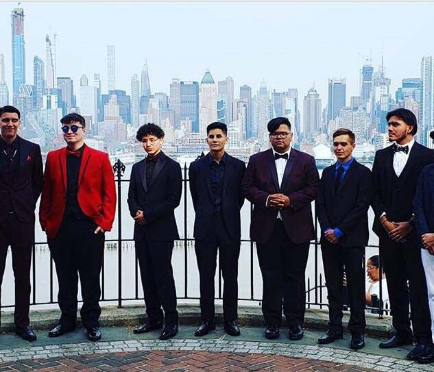 Clase 2019 de North Bergen High School de New Jersey festejan su graduación