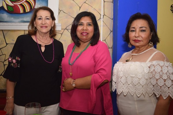 Rabab Handal, Sheyla García y Gabriela Mejía.