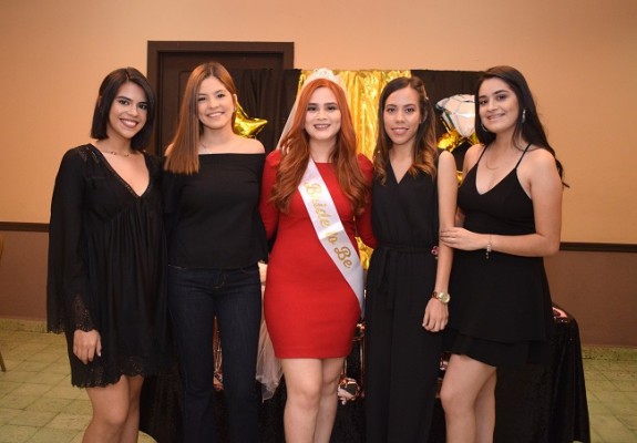 Raquel Kilgore, Kamila Corea, Jensy Alejandra Azucena, Katherine Azucena y Angie Zelaya