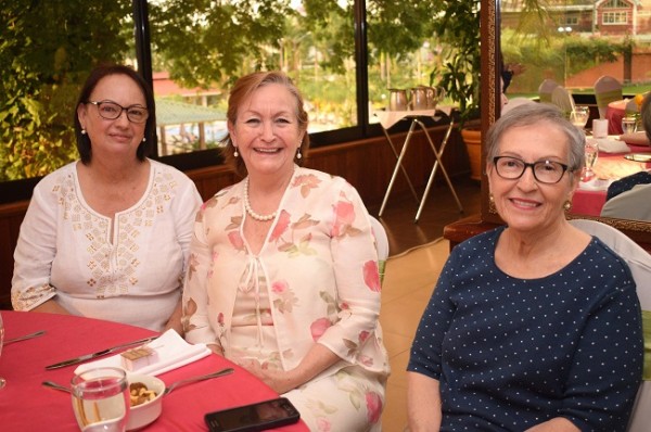 Reina Chi, Gladys de Lagos y Lenina Andrés