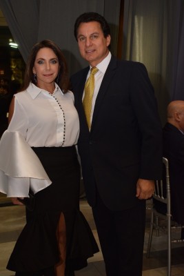 Sandra y Mario Canahuati.