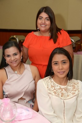 Sonia Herrera, Sonia Pineda y Laura Pineda.
