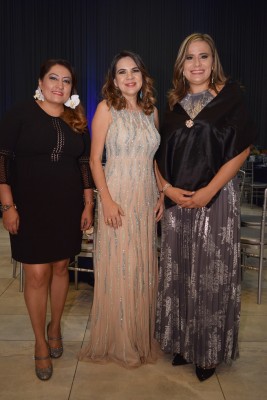 Sonia Mejía, Denia Flores Gómez y Francis Vallecillo.