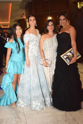 Valentina Carrion, Gina Carrion, Claudia Flores y Wendy Rajan
