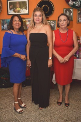 Vilma Karow, Laura Enamorado y Rosario Núñez.