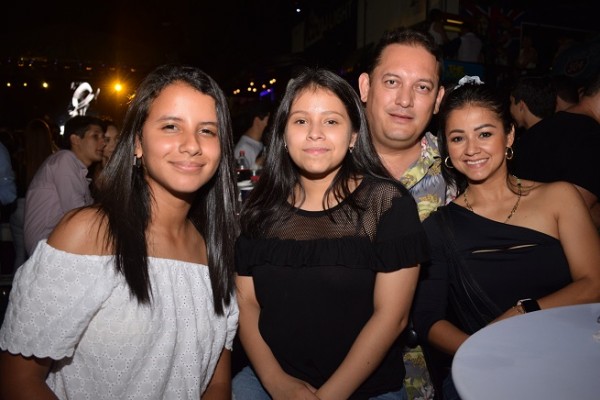 Tiffany Solano, Yanira Moreno, Daniel Zavaleta y Nathaly Pérez.