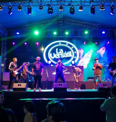 La Versátil fue una de las bandas que amenizó Zona Rio Fest