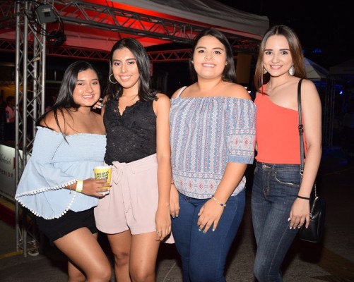 Fabiola Castro, Katia Medina, Hellen Mejía y Krizzia Guzmán.