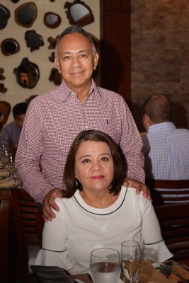 Carlos y Leyla Euceda.