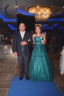 Alejandro Muñoz, muy orgulloso de su hija, Gabriela Muñoz