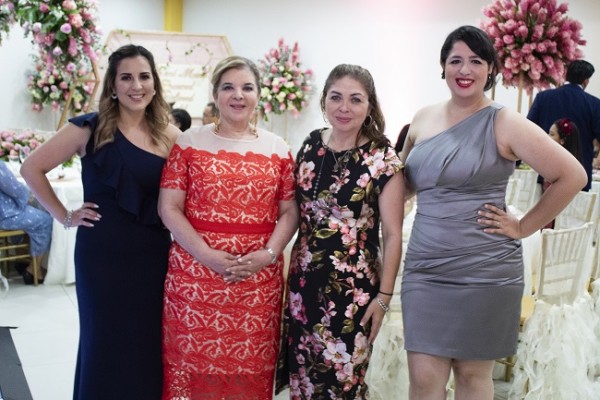 Alexandra Suazo Fernández, María Antonia Fernández de Suazo, Vilma Nuila y Linda Lobo