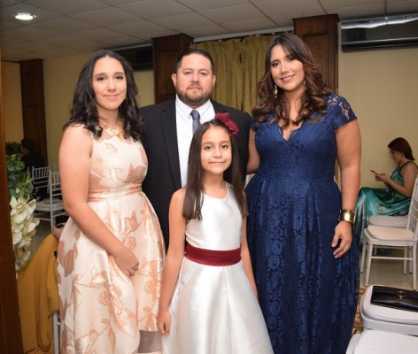 Brenda Echeverri, Roberto Olivo, Jessica Portillo y Alexandra Olivo