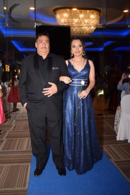 Carlos Funes con su hija y nueva profesional, Natalia Funes