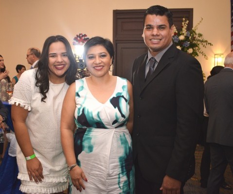 Catalina Torres, Ledy Pacheco y Eddy Sarmiento.