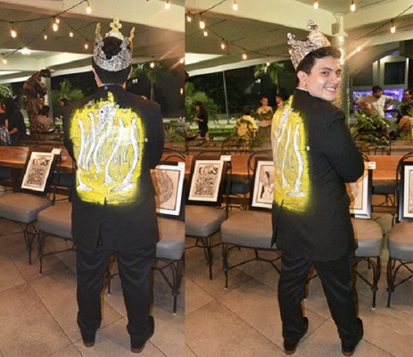 Charly Draws se lucio con su chaqueta que pintó para mostrarse en la exposición de Arte del Colectivo M+ en C Bari
